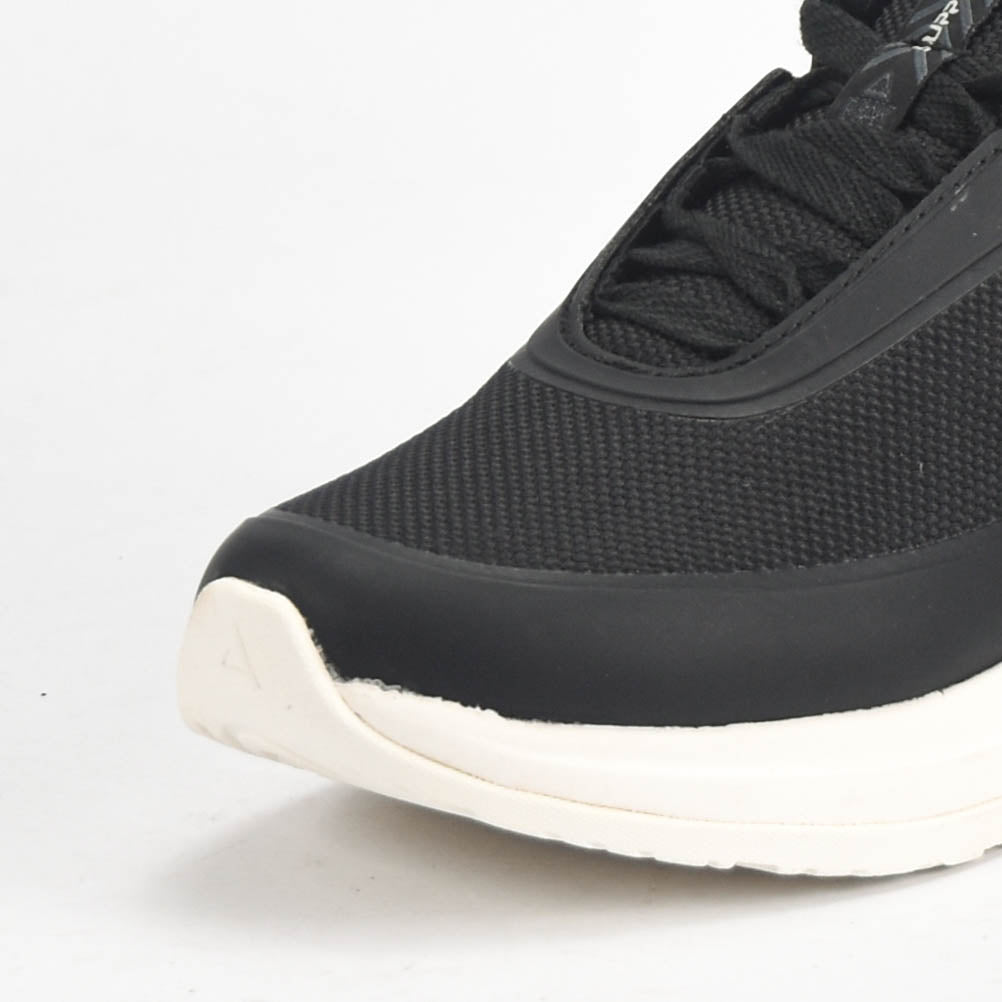 PEAK SHOES