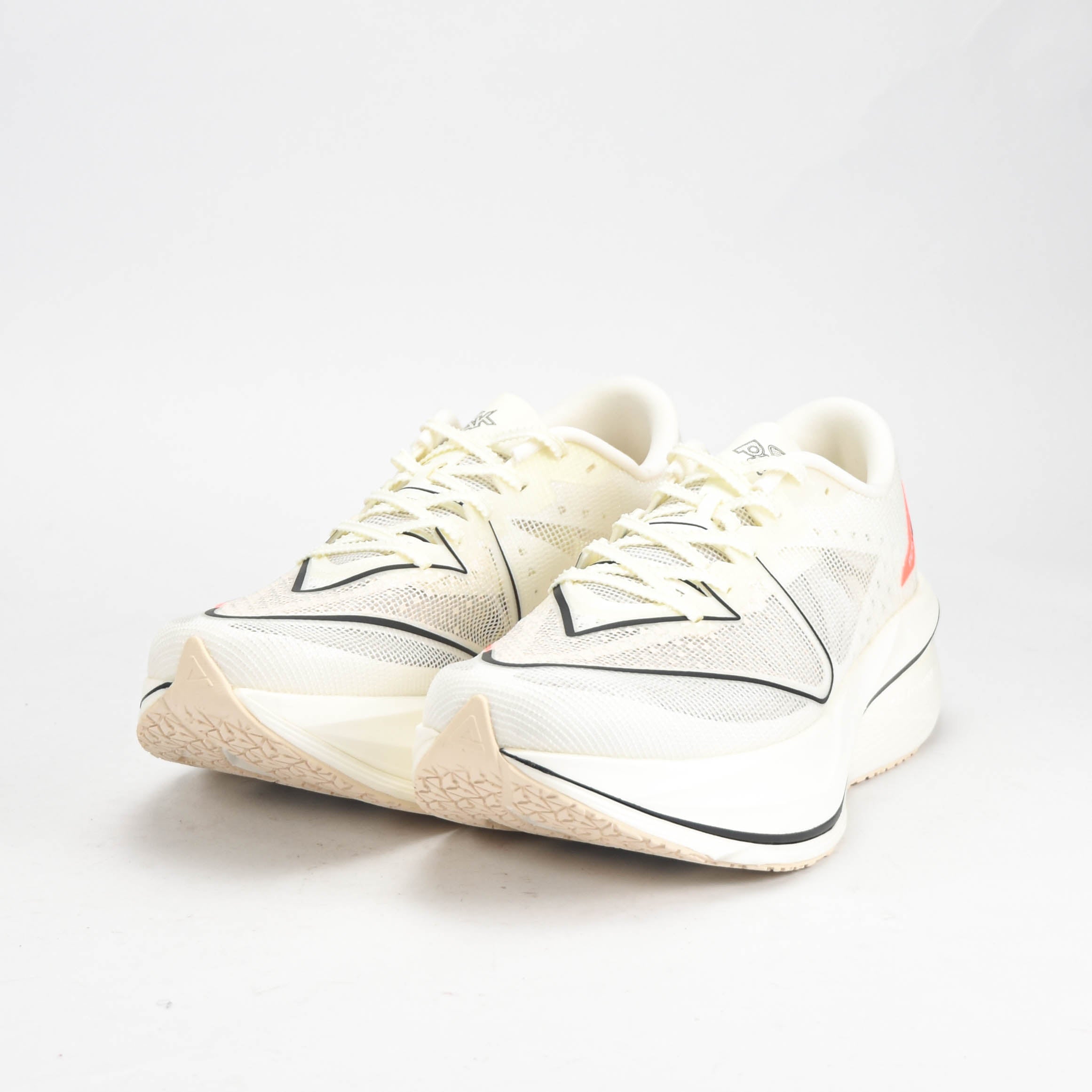 PEAK SHOES