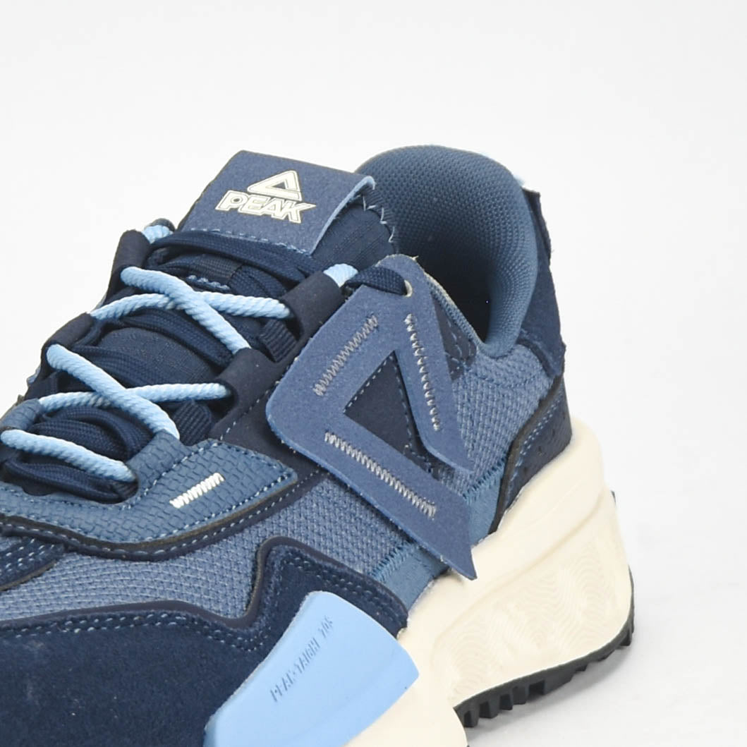 PEAK SHOES
