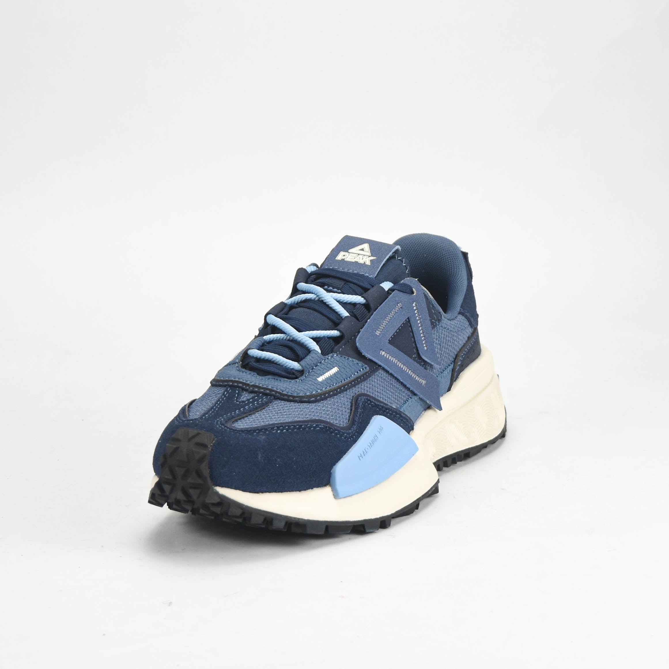 PEAK SHOES