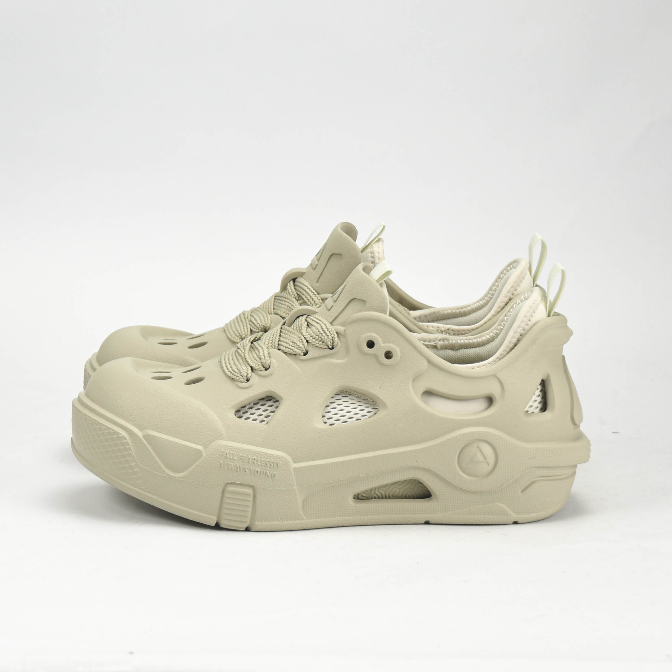 PEAK SPORTS SHOES