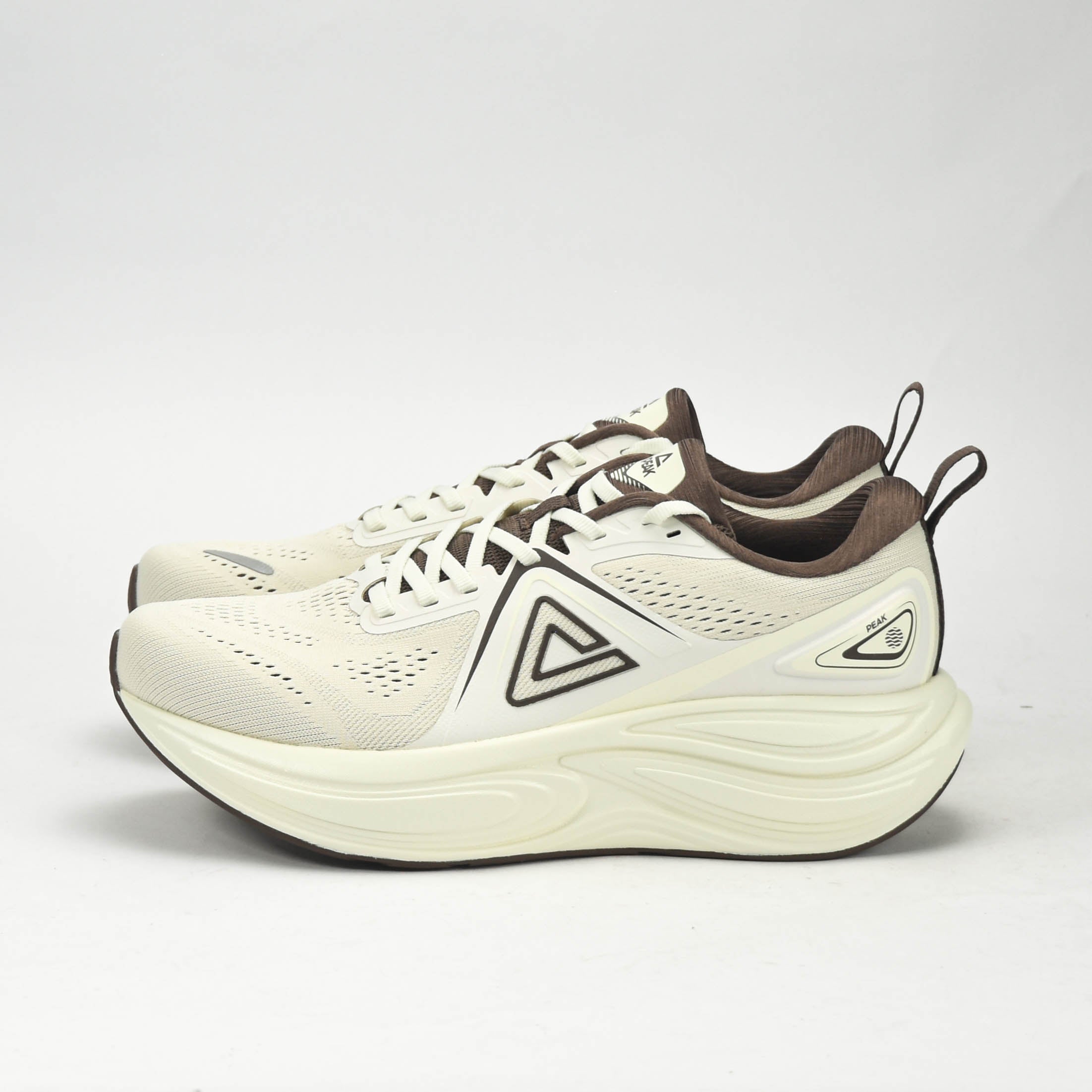 PEAK SPORTS SHOES