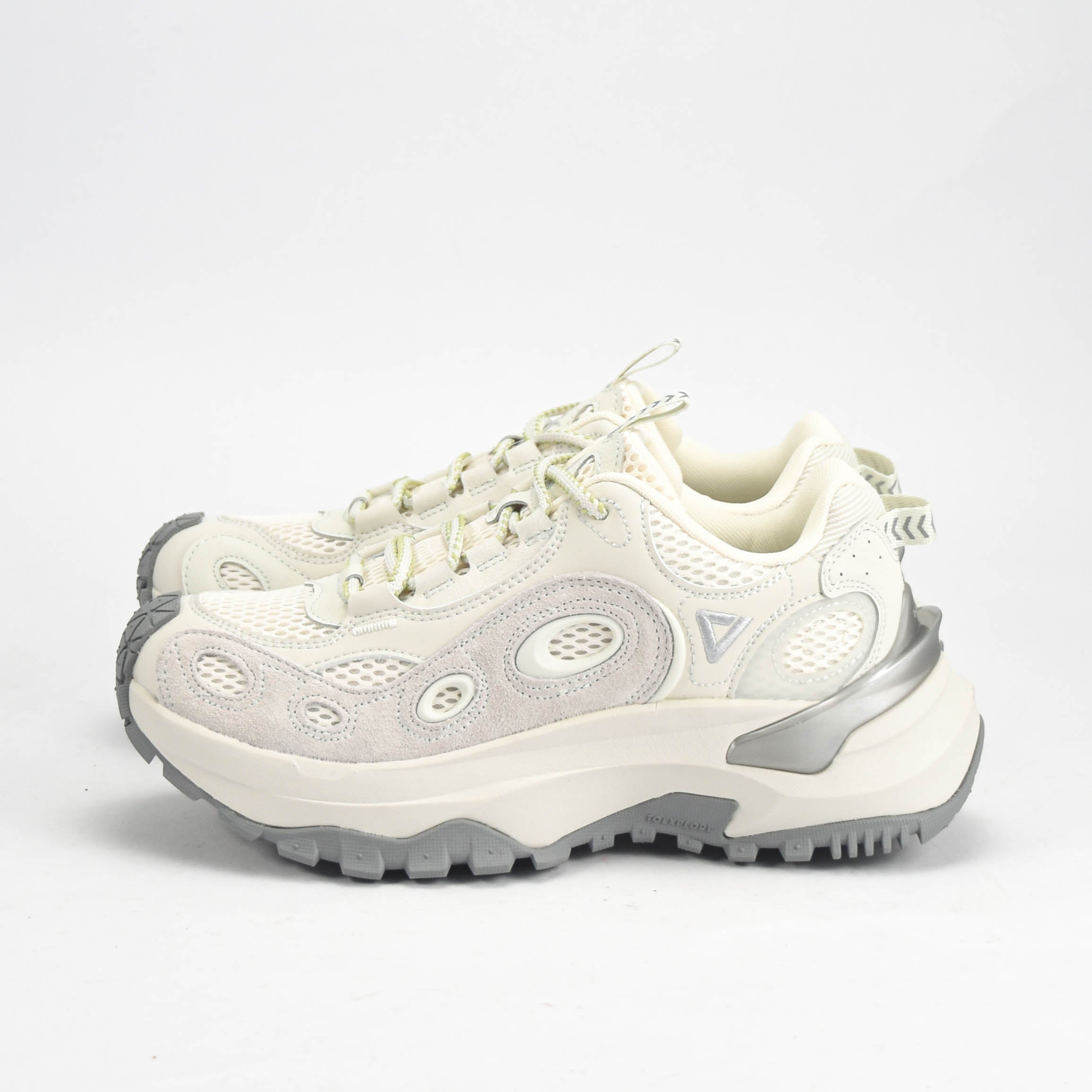 PEAK SHOES