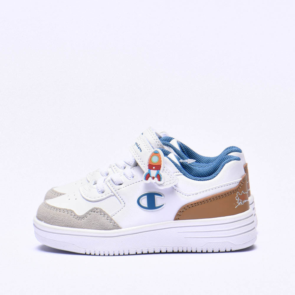 CHAMPION - FINN WHITE