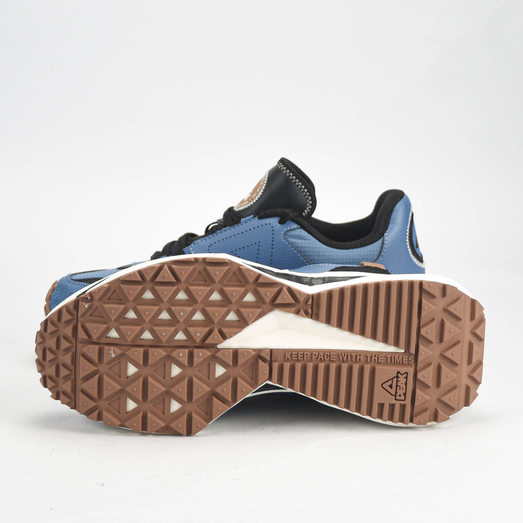 PEAK SHOES